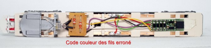 Montage du décodeur dans la fausse motrice